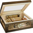 καφέ ξύλινος υγραντήρας πούρων με τζάμι