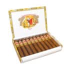 πούρα σε ξύλινο κουτί πούρων