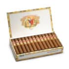 πούρα σε ξύλινο κουτί πούρων