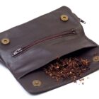 καφέ δερμάτινη θήκη πίπας savinelli nero