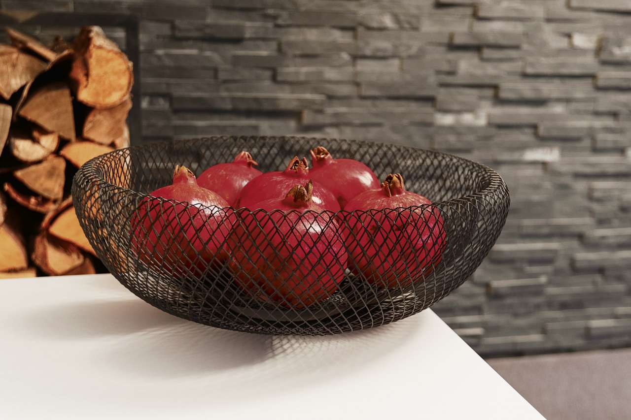 Mesh μπωλ XL 40 εκ μεταλλικό ανοξείδωτο μαύρο με ρόδια μέσα