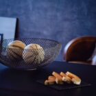 Mesh μπωλ XL 40 εκ μεταλλικό ανοξείδωτο μαύρο με φρούτα μέσα