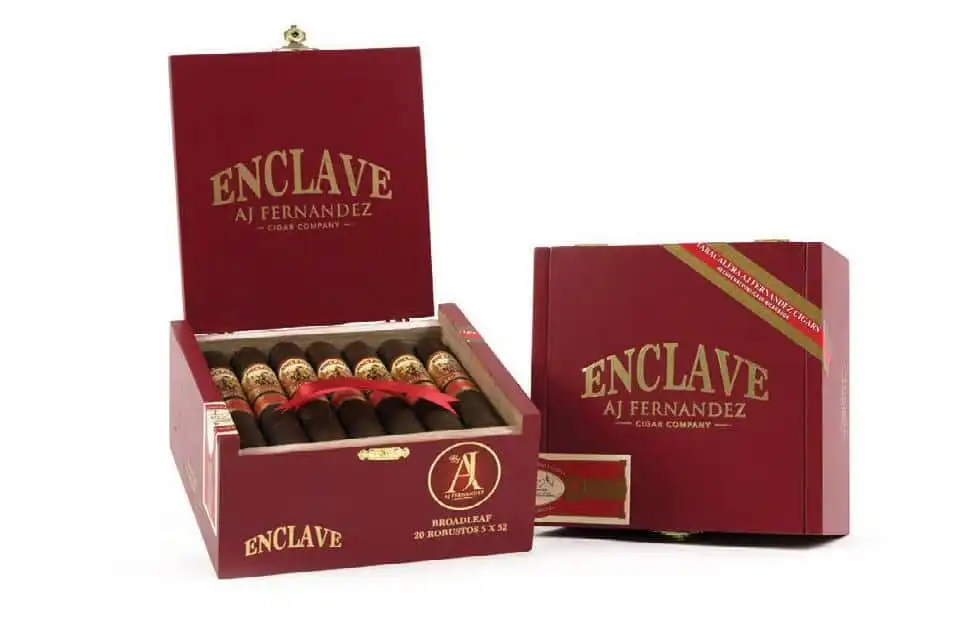 Enclave Broadleaf Robusto πούρο ρομπούστο Νικαράγουας μέσα σε ξύλινο κόκκινο κουτί πούρων