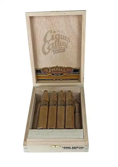 Tabak Especial Medio Belicoso πούρο αρωματικός καπνός Νικαράγουας πούρα μέσα στο κουτί τους