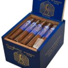 Grand Architect Corojo Robusto πούρο Νικαράγουας μήκος 152 χιλιοστών και διαμέτρου 52 χιλιοστών μέσα στο ξύλινο μπλε κουτί τους