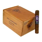 Traveling Man Sumatra Robusto πούρο ρομπούστο Νικαράγουας δίπλα στο ξύλινο κουτί του