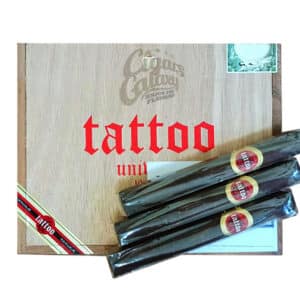 Tattoo Universo Toro πούρο τόρο Νικαράγουα Εκουαδόρ πάνω στο ξύλινο κουτί τους