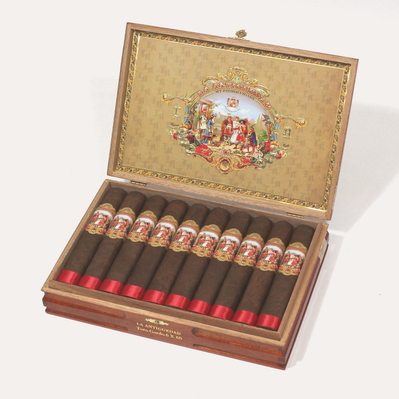 La Antiguedad Toro Gordo πούρο παλαιωμένο Νικαράγουας Εκουαδόρ γεύση κακάο μέσα στο κουτί τους