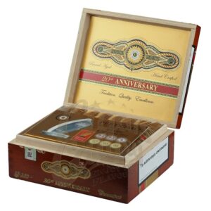 20th Anniversary Connecticut G660 Gordo πούρο Νικαράγουας μέσα στο κουτί τους