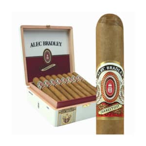 κουτί πούρων ανοιγμένο γεμάτο με πούρα