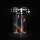 γυάλινο βάζο με πούρα μέσα