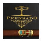 λογότυπο prensado χρυσό και από κάτω ένα πούρο