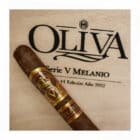 Serie V Melanio Lonsdale Edicion Limitada 2022 πούρο Νικαράγουα πάνω στο κουτί του λογότυπο Oliva