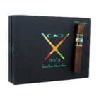 CAO - Bx3 ( Brazilian Times Three) Toro πούρο, πάνω στο ξύλινο μαύρο κουτί του