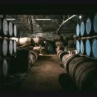 ARDBEG - 8 Years Old Single Malt Whiskey 700ml, διάδρομος κάβας με βαρέλια