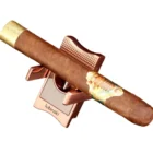 LUBINSKI - Rose Gold V-Cut Πουροκόφτης & Βάση Πούρου (30022-GD), με πούρο επάνω