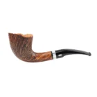 Η Chacom Pipe of the Year 2025 αποτελεί μία από τις πιο εκλεπτυσμένες δημιουργίες της παραδοσιακής γαλλικής εταιρείας. Κατασκευασμένη στο Saint-Claude.