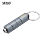 Μεταλλικός κόπτης πούρων δύο διαμέτρων bullet από ανοξείδωτο ατσάλι σε γκρι χρώμα. Χρησιμοποιείται ως μπρελόκ για να το έχετε πάντα μαζί σας.