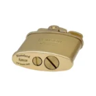 Ο Ronson Nostalgia Gold Satin αποτελεί φόρο τιμής στην ιστορία της Ronson, που το 1913 παρουσίασε έναν από τους πρώτους αναπτήρες υγρού καυσίμου.