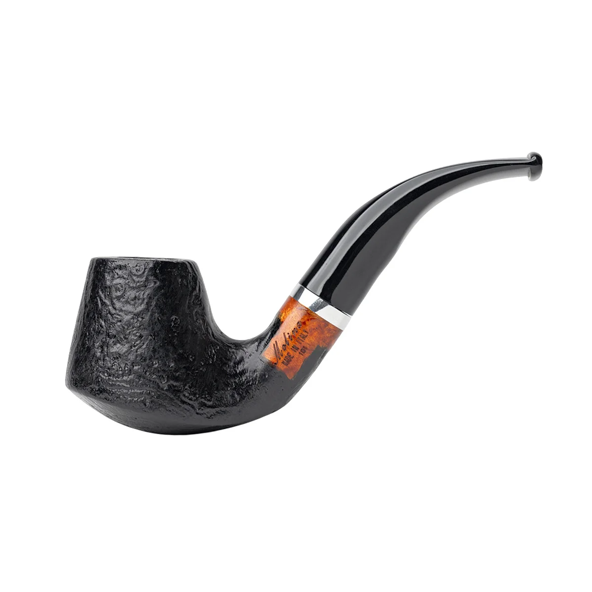 MOLINA - Barasso Sandblast 101 Ρουστίκ Πίπα Καπνού Μια στιβαρή και παράλληλα κομψή καμπυλωτή πίπα με μεταλλικό δαχτυλίδι από την Ιταλική Molina. Σε οικονομική τιμή χωρίς να κάνει συμβιβασμούς στην ποιότητα.