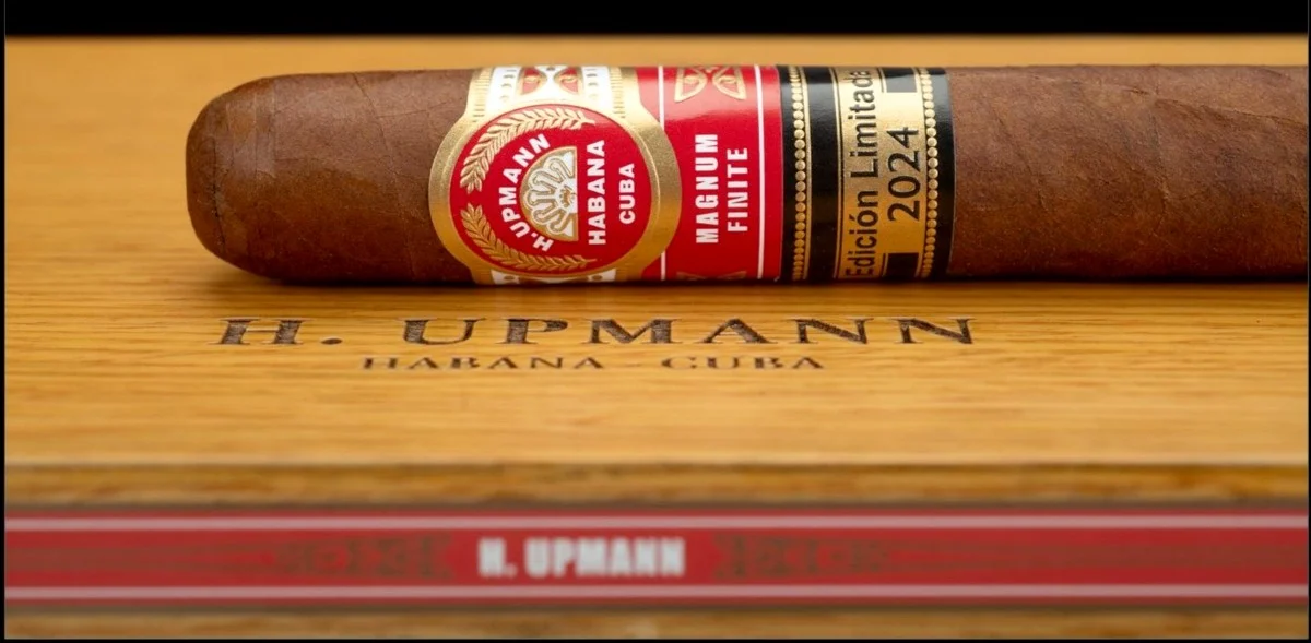 Ένα limited Habano που απευθύνεται σε aficionados και συλλέκτες, συνδυάζοντας βάθος, κομψότητα και αυθεντική κουβανέζικη τεχνική.