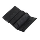 Μια πολύ όμορφη, λεία θήκη από μαλακό συνθετικό δέρμα σε μαύρο χρώμα. Κανονική σε μέγεθος, πρακτική, ξεδιπλώνεται και κλείνει με μαγνήτες.