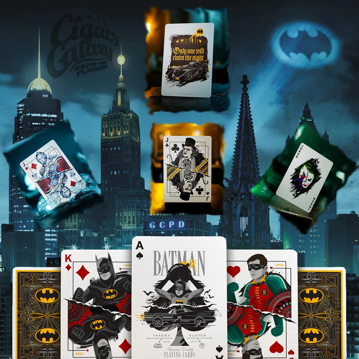 Η συλλεκτική τράπουλα Batman 85th Anniversary δημιουργήθηκε για να τιμήσει τα 85 χρόνια ενός από τους πιο εμβληματικούς ήρωες της σύγχρονης μυθολογίας.