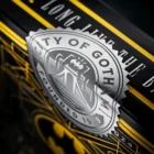 Η συλλεκτική τράπουλα Batman 85th Anniversary δημιουργήθηκε για να τιμήσει τα 85 χρόνια ενός από τους πιο εμβληματικούς ήρωες της σύγχρονης μυθολογίας.